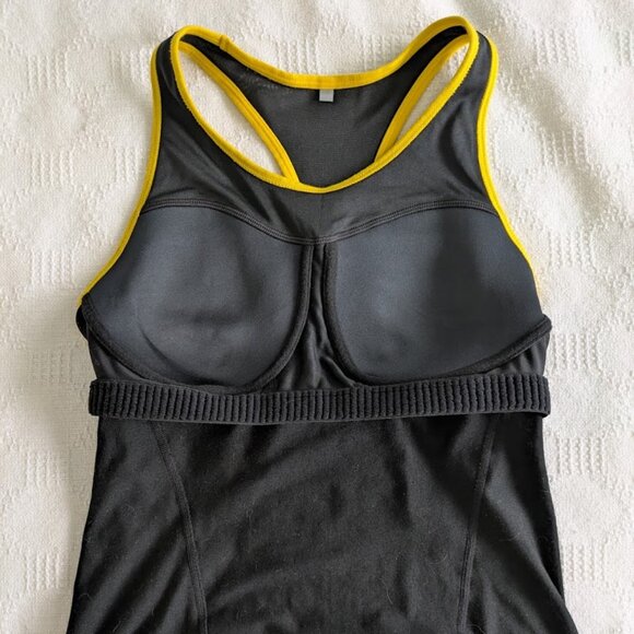 NIKE Live Strong Athletic Top Size Medium - Picture 5 of 6